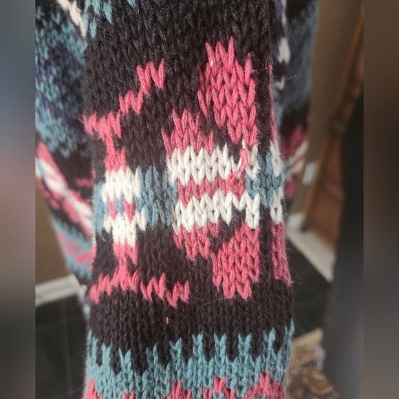 Med Woods & Gray Button Sweater - Picture 5 of 10